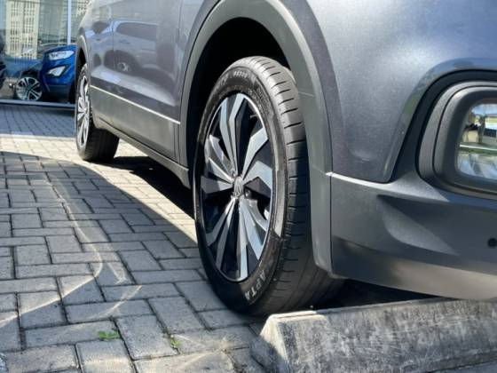 VOLKSWAGEN T-CROSS 1.0 200 TSI TOTAL FLEX COMFORTLINE AUTOMÁTICO VOLKSWAGEN T-CROSS 1.0 200 TSI TOTAL FLEX COMFORTLINE AUTOMÁTICO